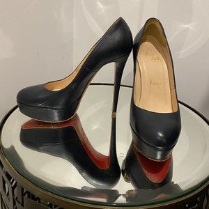 Christian Louboutin pumps 37